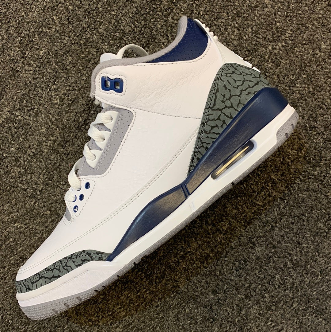 Air Jordan 3 midnight navy Sz8