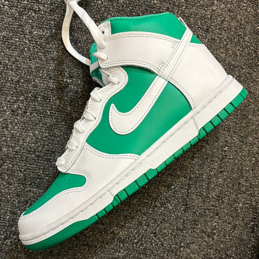 Dunk hi lucky green Sz8.5