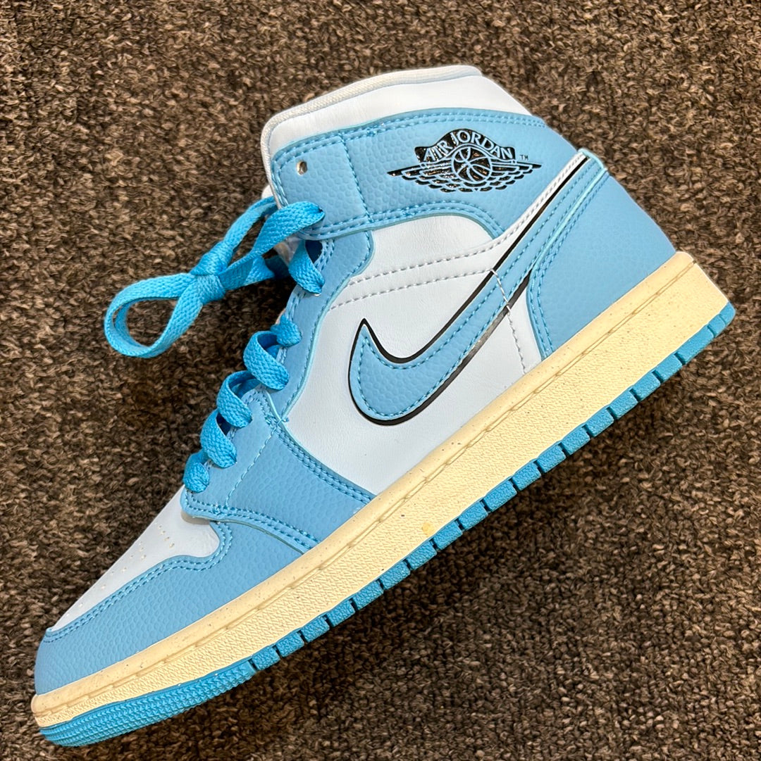 Air Jordan 1 mid powder blue Sz7w/5.5y