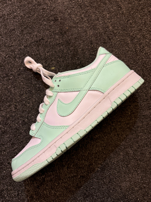 Dunk low mint Sz6