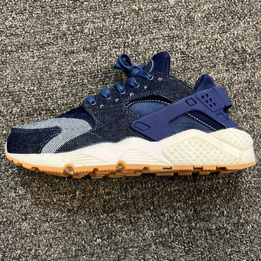 Nike Huarache sz7.5w/6y