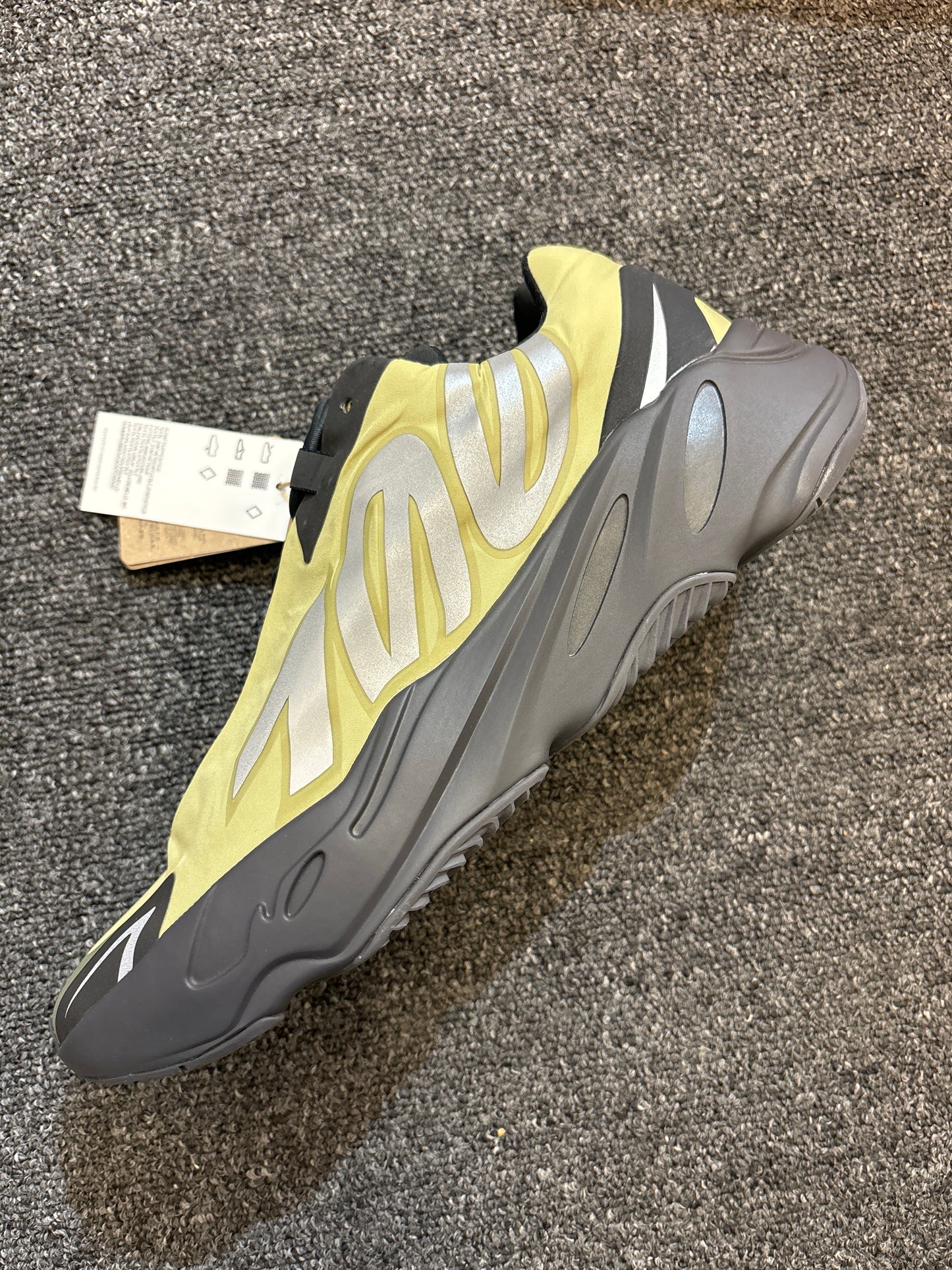 Yeezy 700 mnvn Sz14 resin