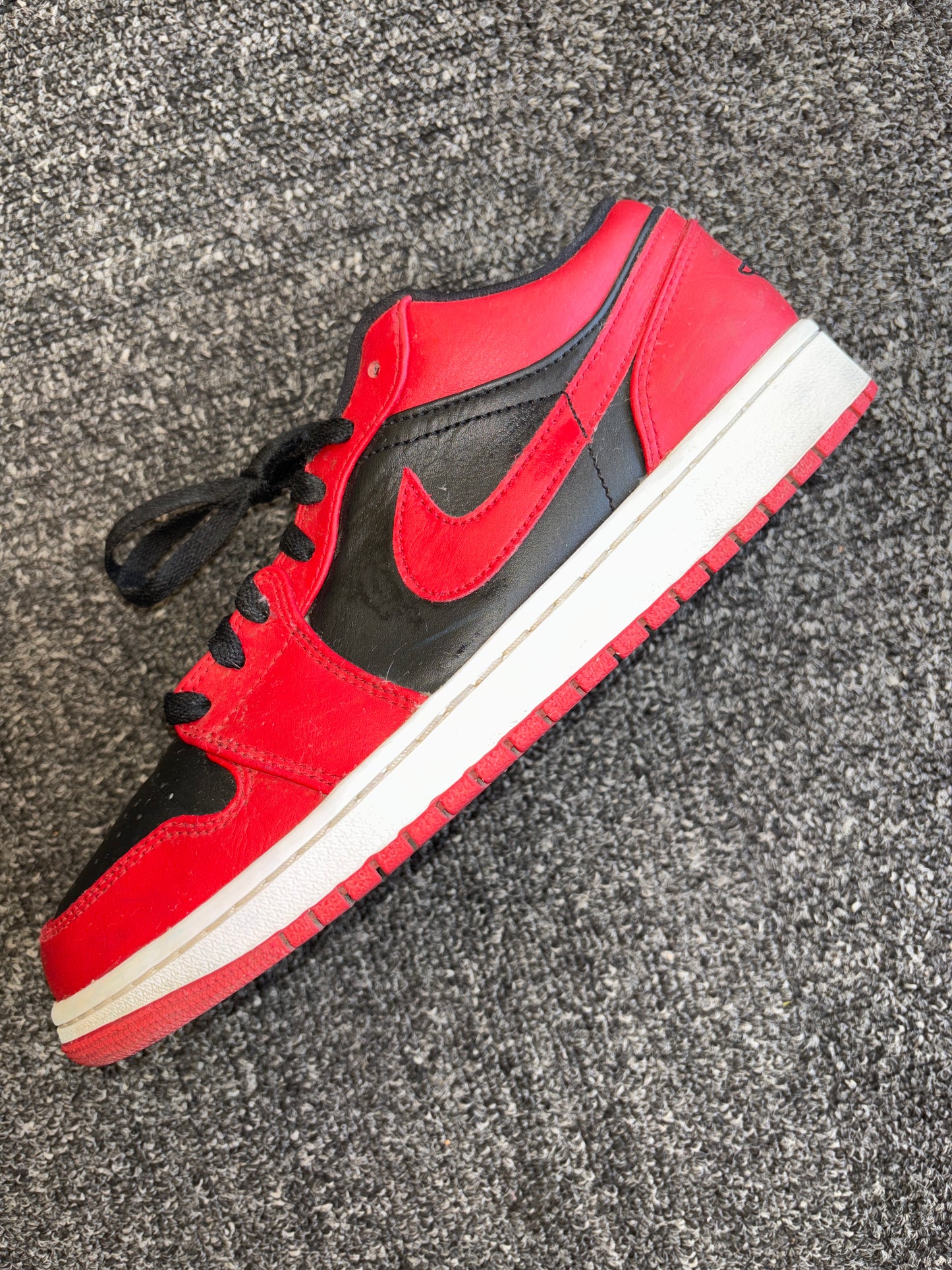 Air Jordan 1 low bred Sz9