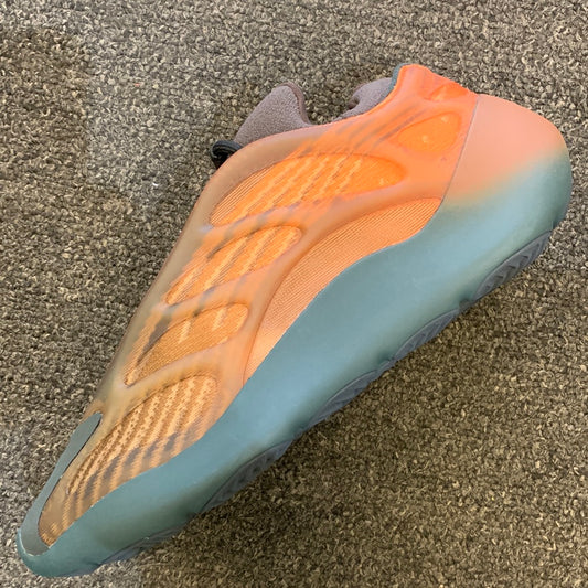 Adidas Yeezy 700 copper fade Sz9