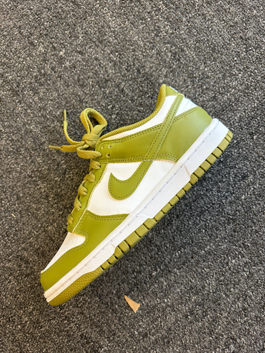 Dunk low moss green Sz5.5