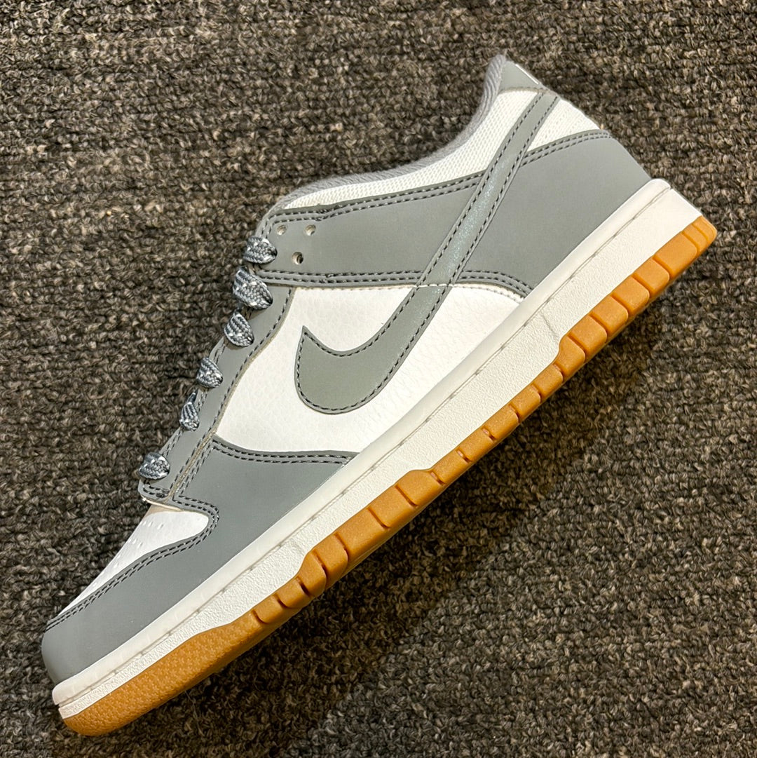 Dunk low grey reflective Sz4.5