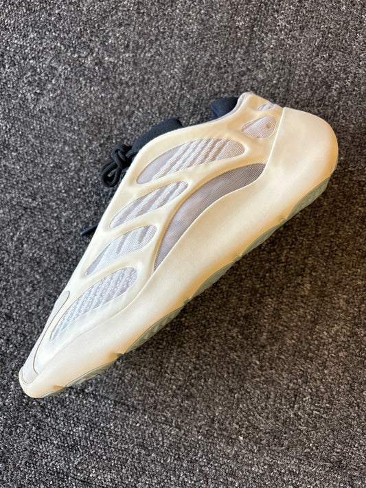 Adidas yeezy 700 v3 Sz12