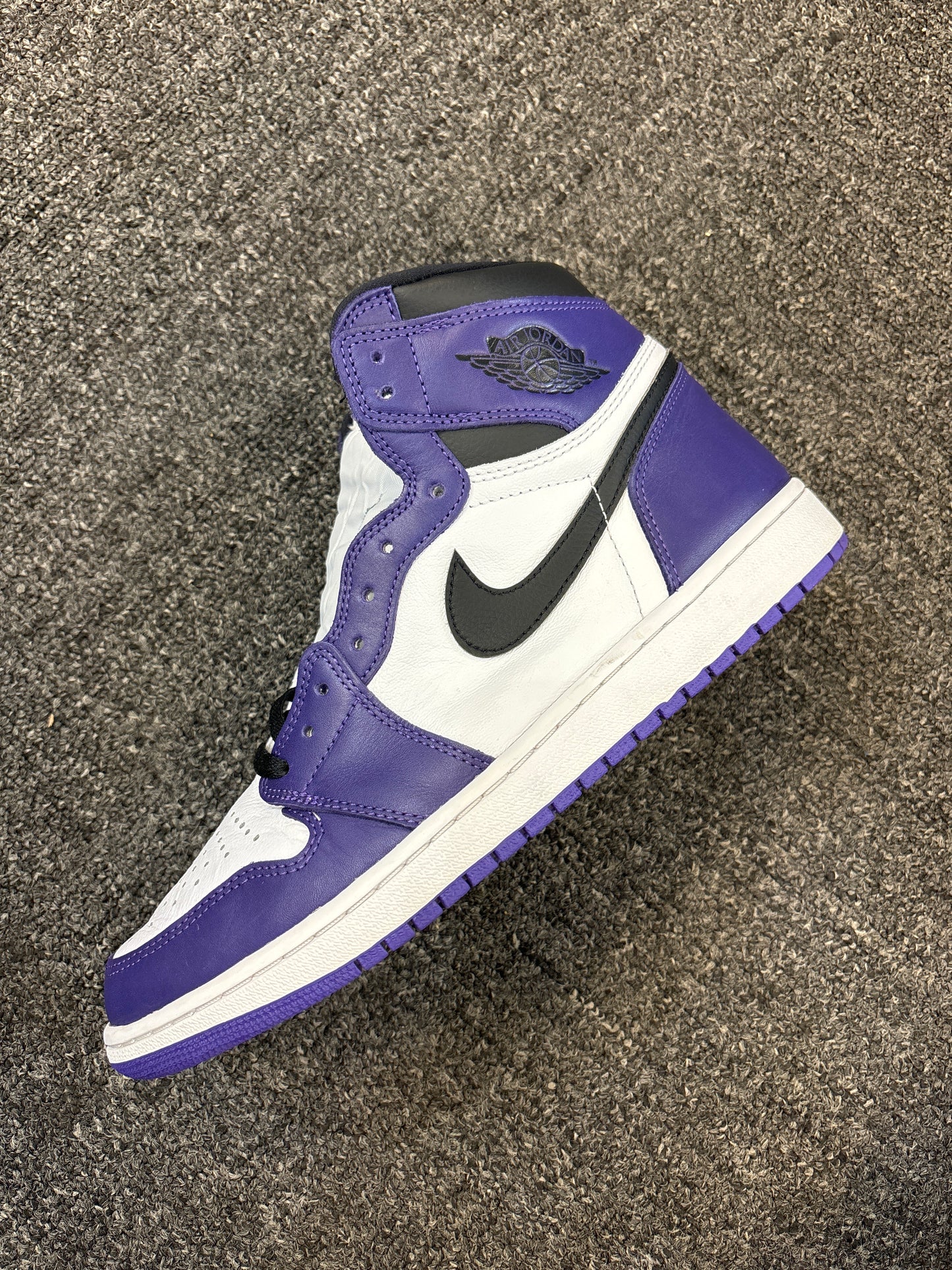 Air Jordan 1 hi court purple Sz11