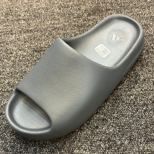 Adidas yeezy slide slate grey Sz12