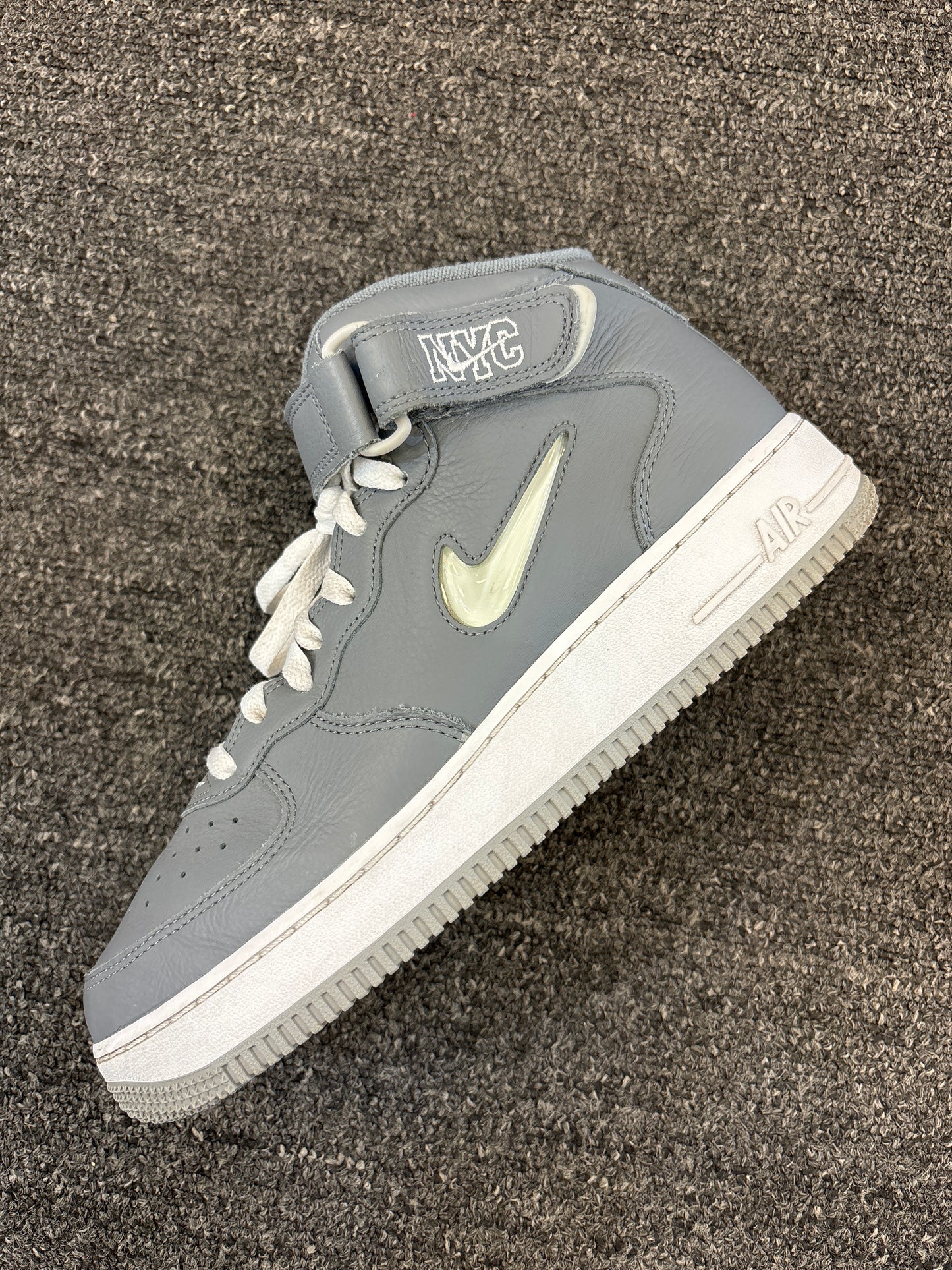 Af1 mid NYC Sz8.5