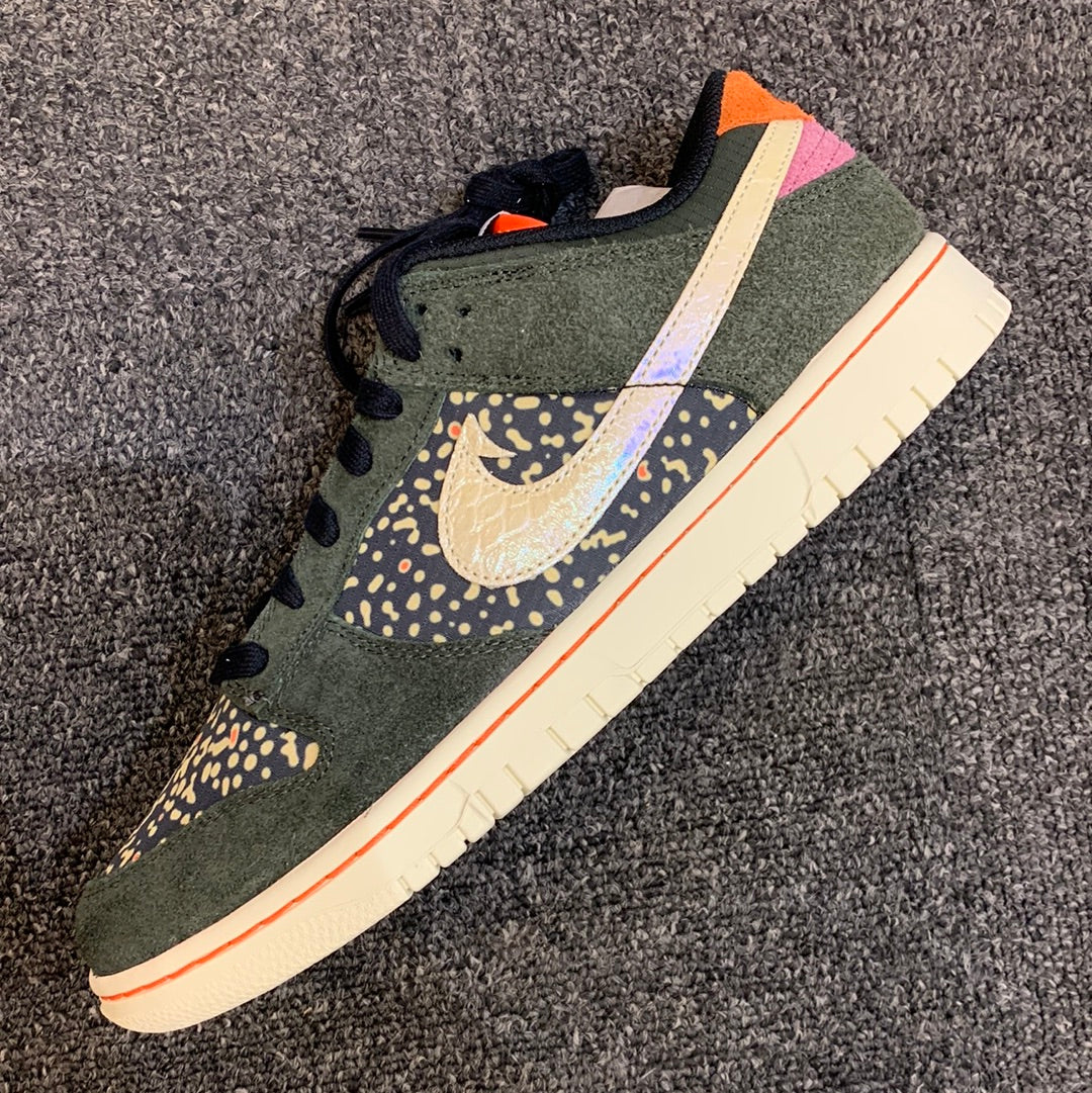 Dunk low trout Sz10