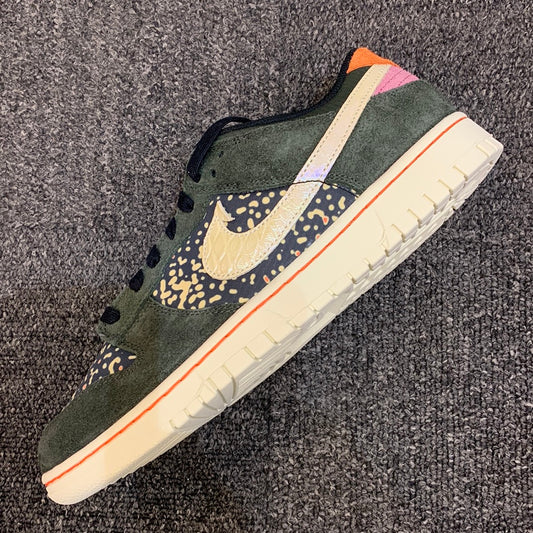 Dunk low trout Sz10.5