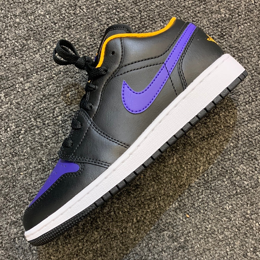 AJ1 lakers Sz4.5