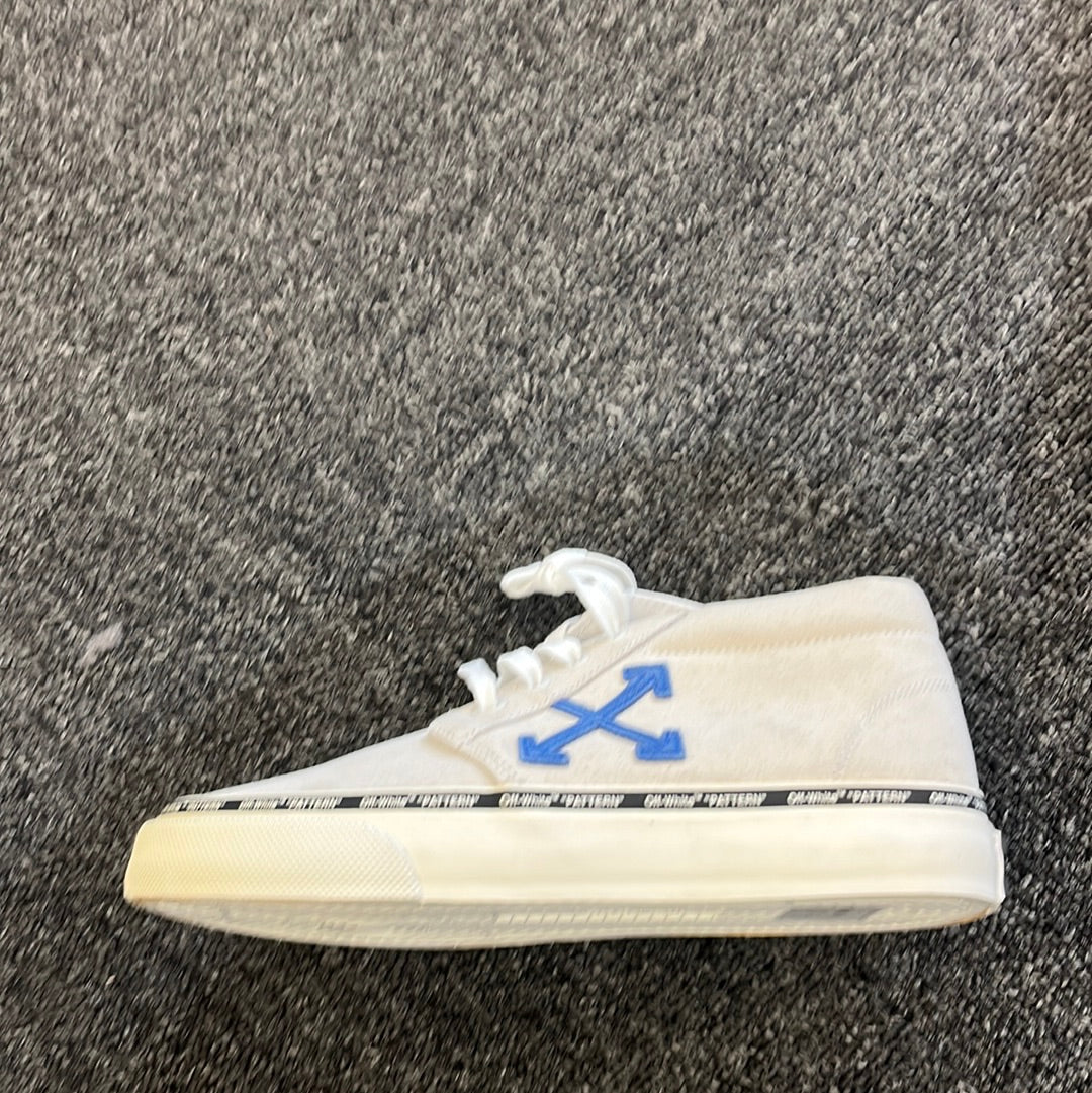 Off white sneakers Sz40/7