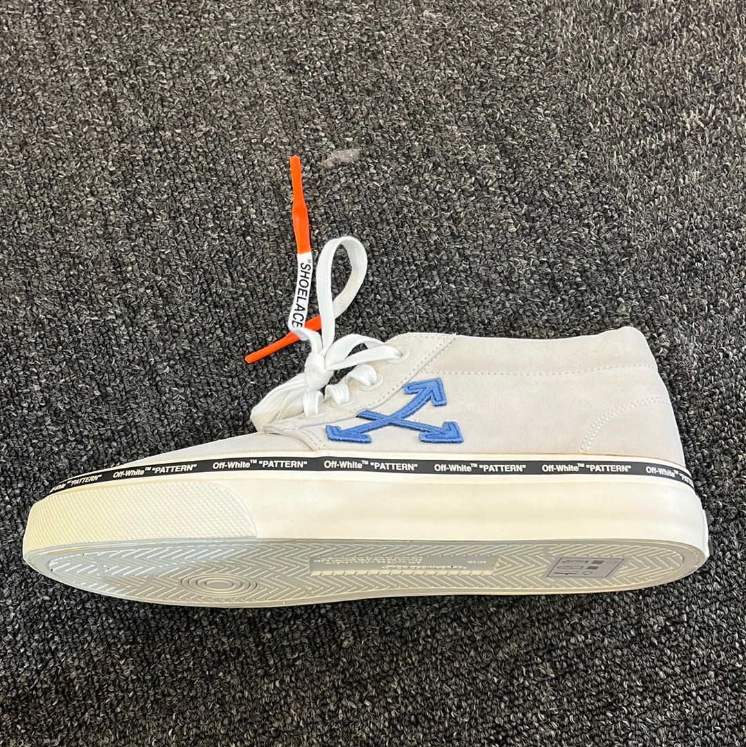 Off white sneakers Sz42/9