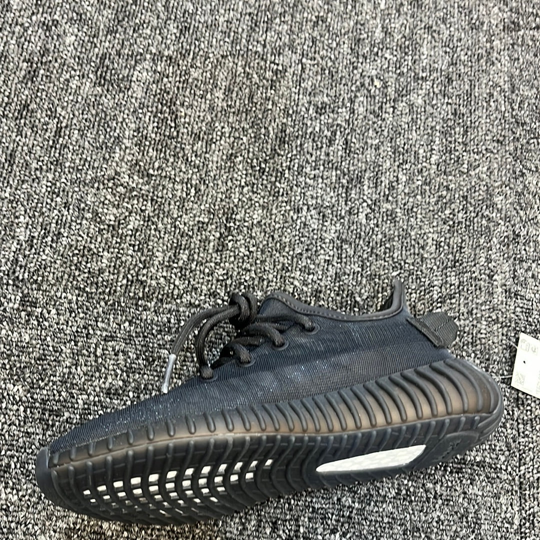 Yeezy cinder mono sz4