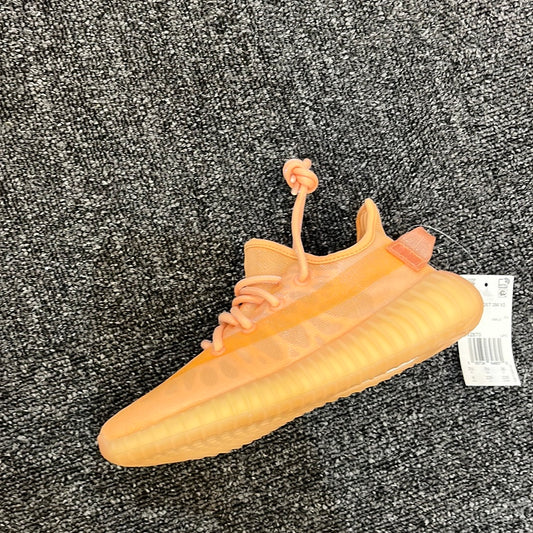 Yeezy clay mono sz4