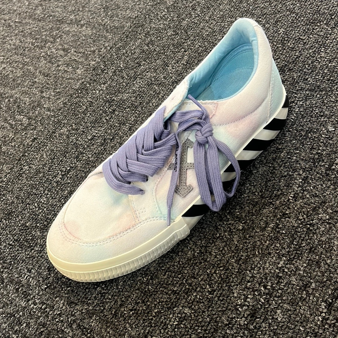 Off white sneakers Sz41/8