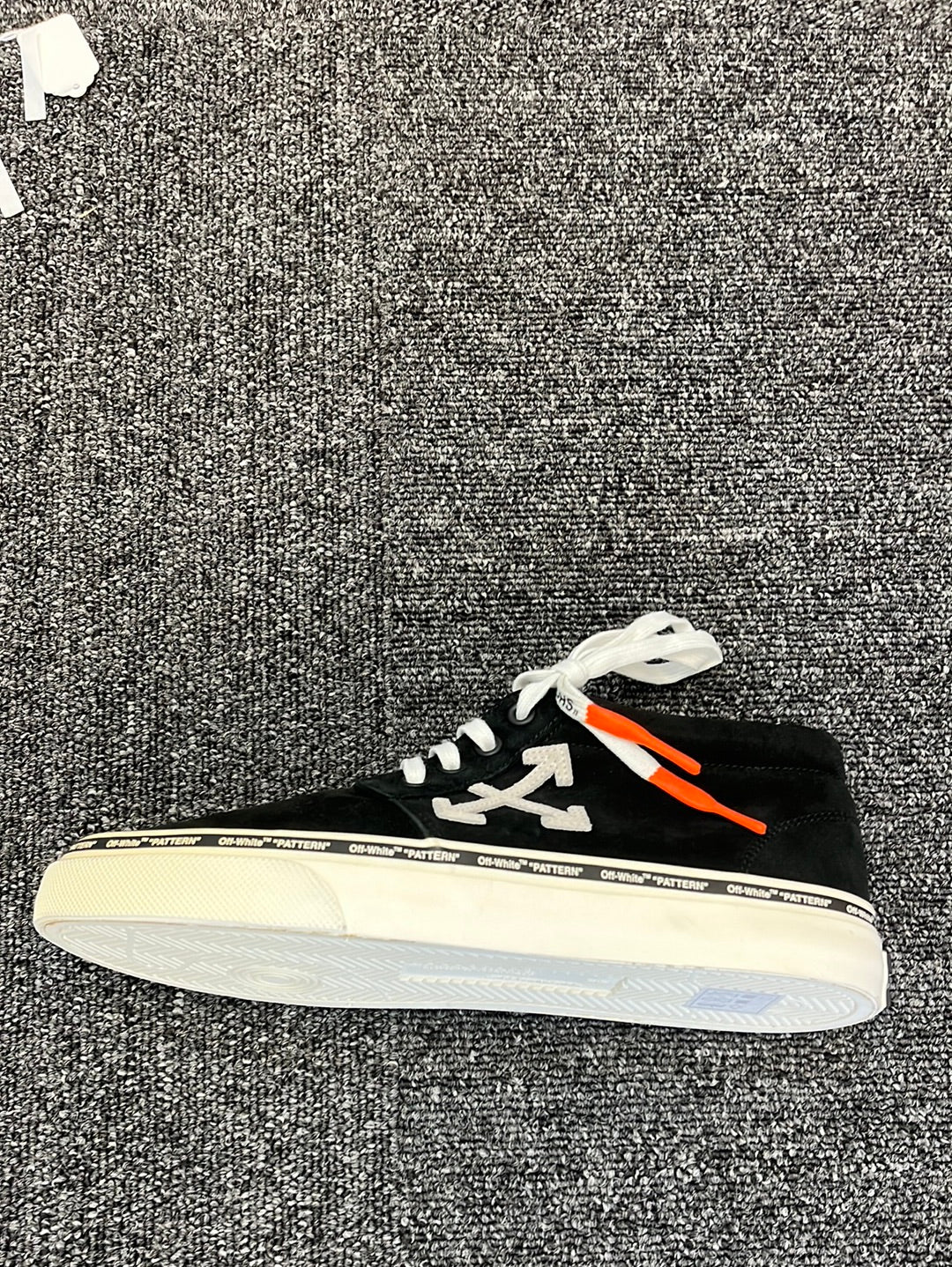 Off white sneakers Sz45/12